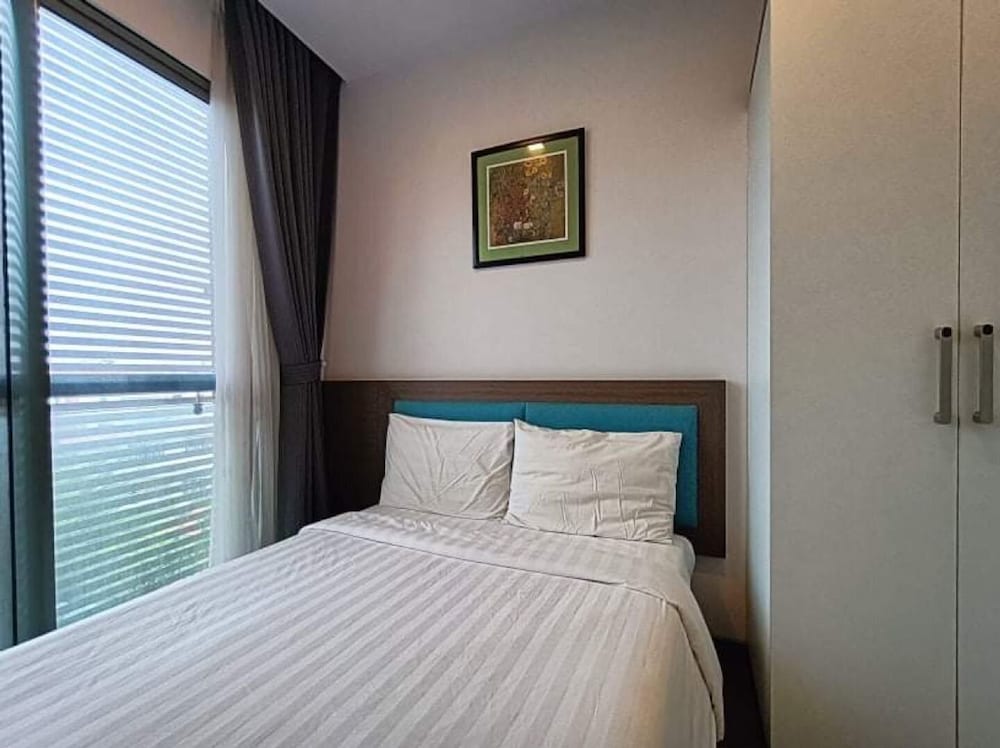 Glenwood Suites 7/49