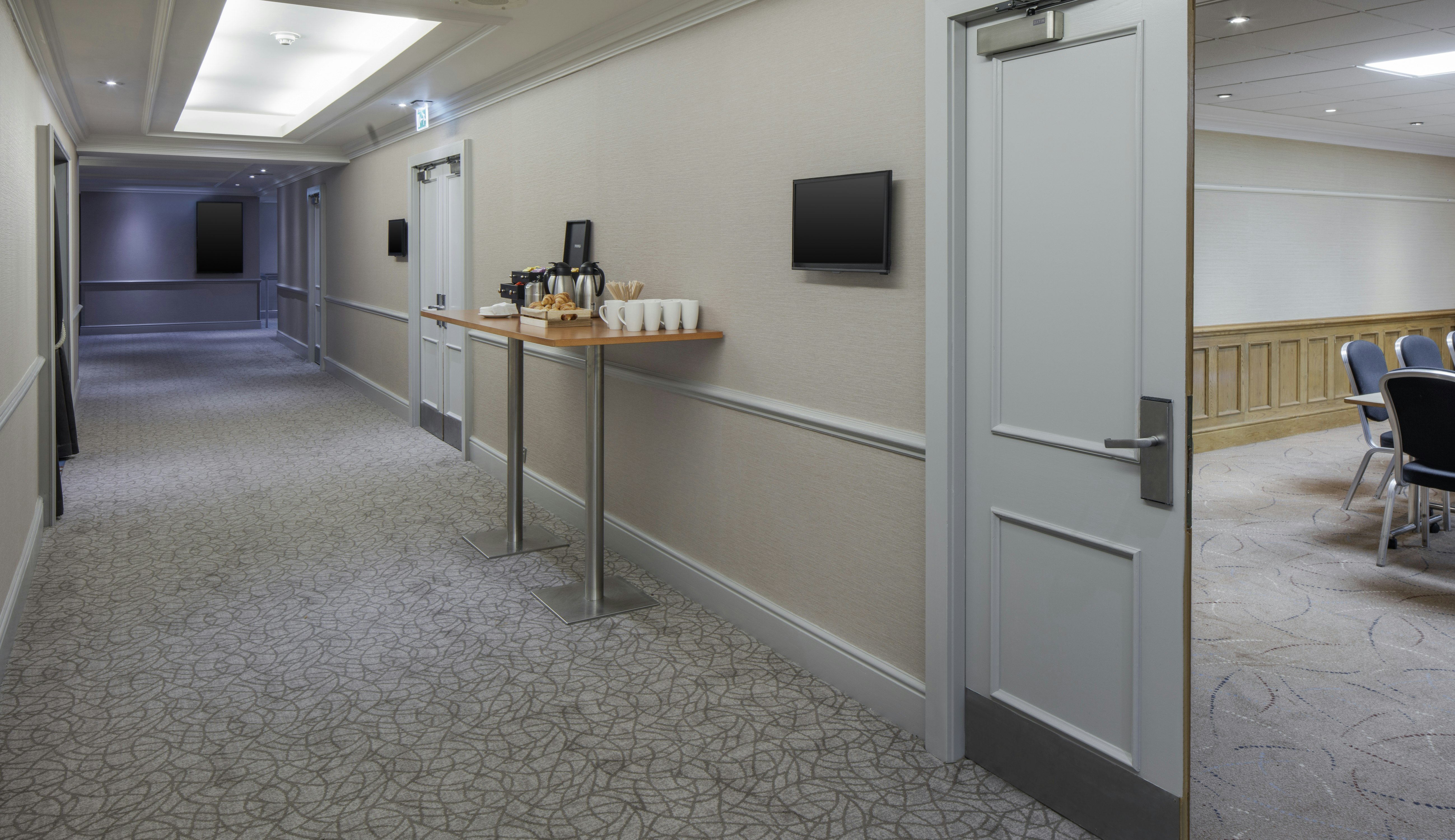 Hilton East Midlands Airport 30/50