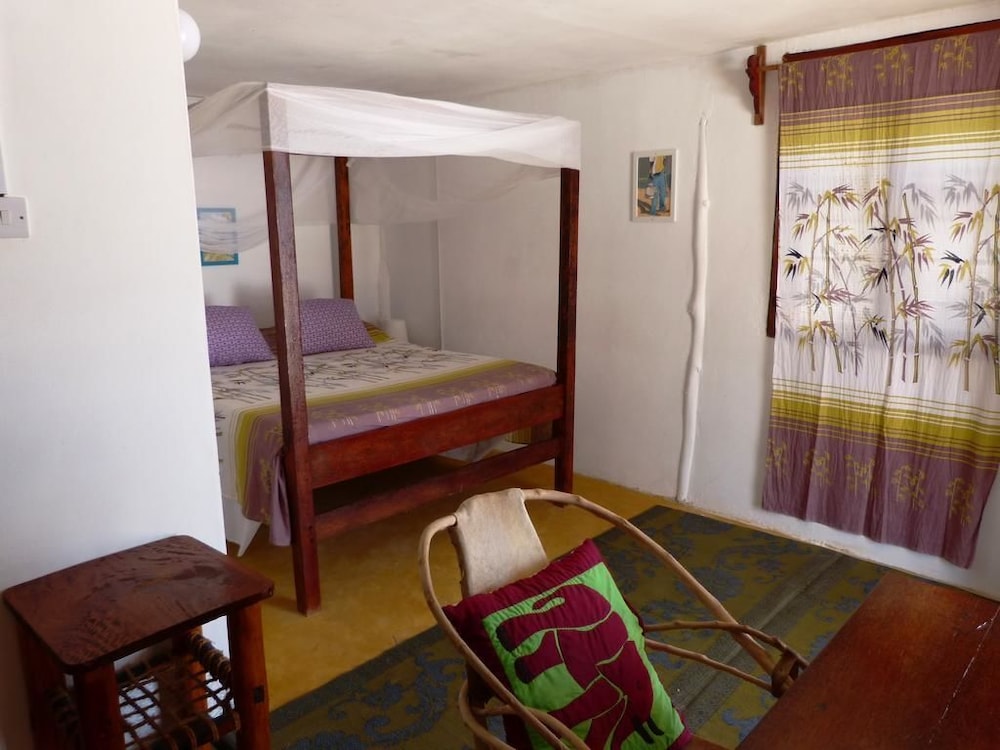Makuti Beach Bungalows 44/65