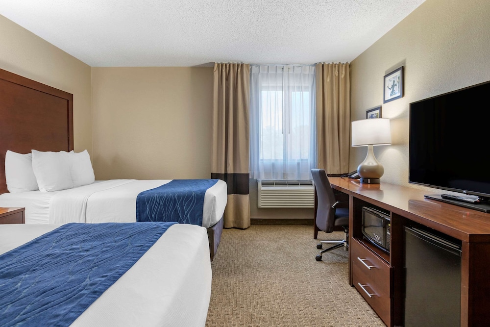 Spark by Hilton Dearborn Detroit 8/31