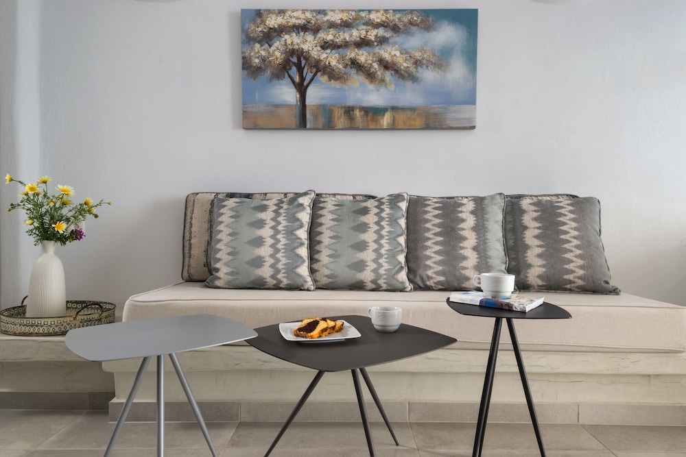 Adamant Suites - Adults Only 40/69