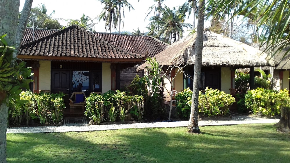 Amarta Beach Cottages 35/38