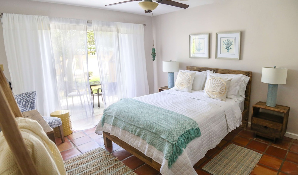 Villa Montana Beach Resort 22/75