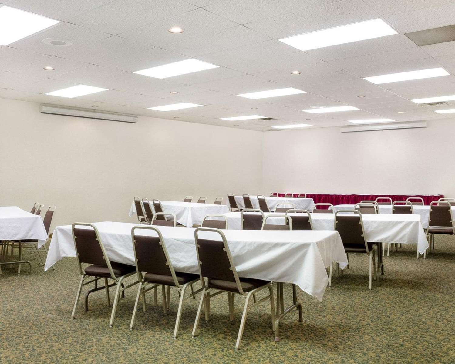 Quality Inn Bismarck I-94 10/13