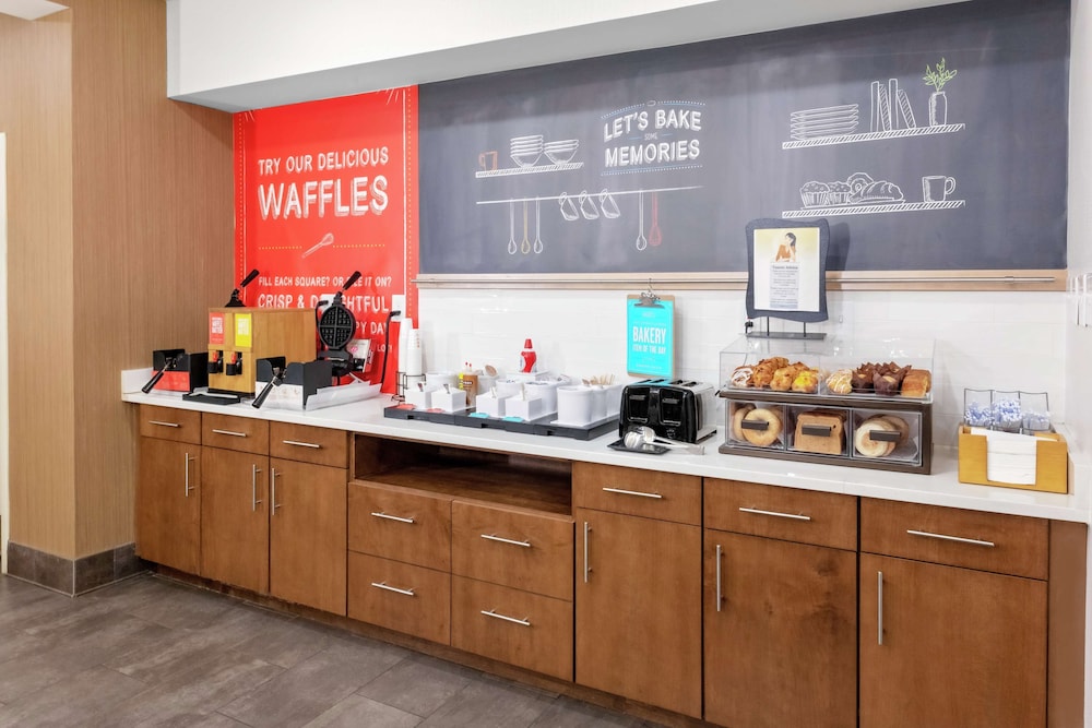 Hampton Inn & Suites Concord/Charlotte 35/57