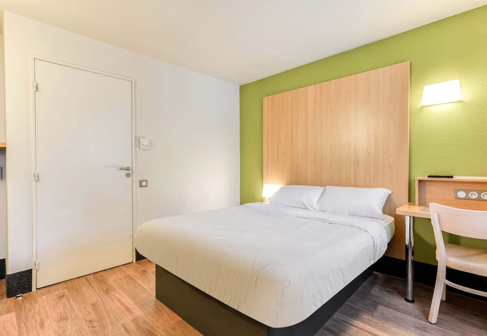 Room, Double Bed, Accessible