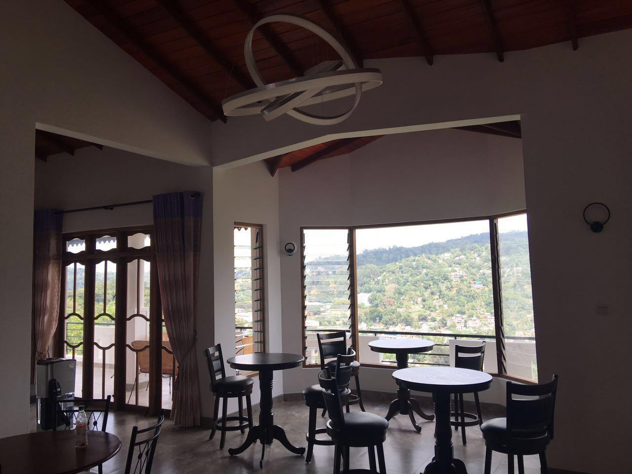 Kandyan Bluestar Villa 17/18