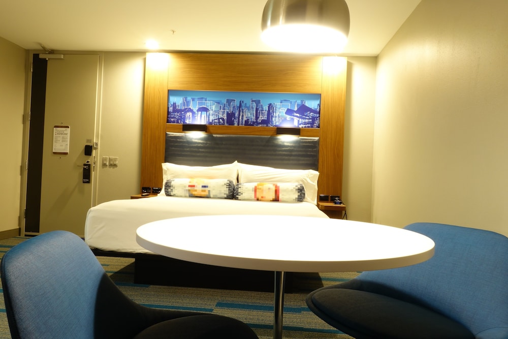 ALOFT RALEIGH DURHAM AIRPORT BRIER CREEK 21/48