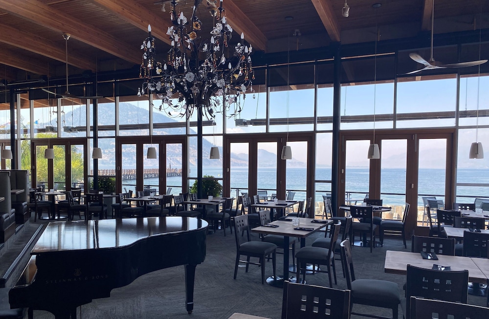 Penticton Lakeside Resort 32/58