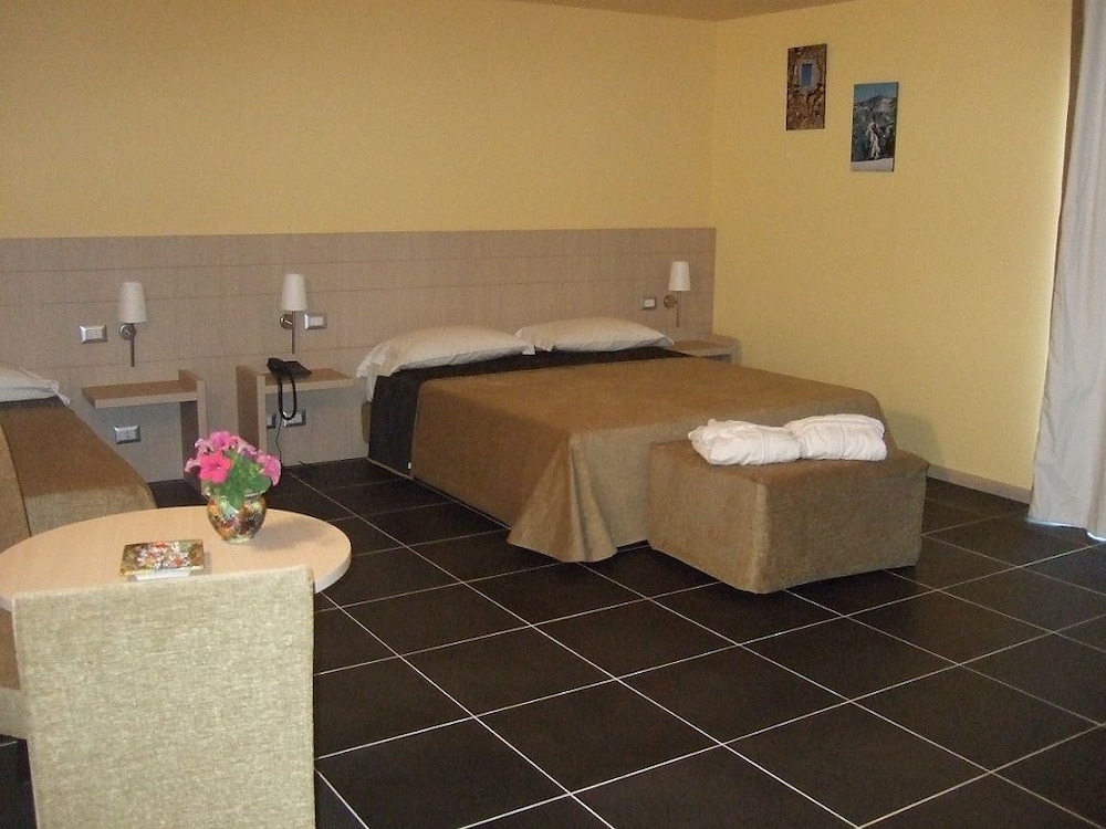 Tus hotel 47/50