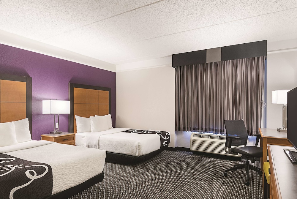 Howard Johnson by Wyndham Sacramento Downtown 28/58
