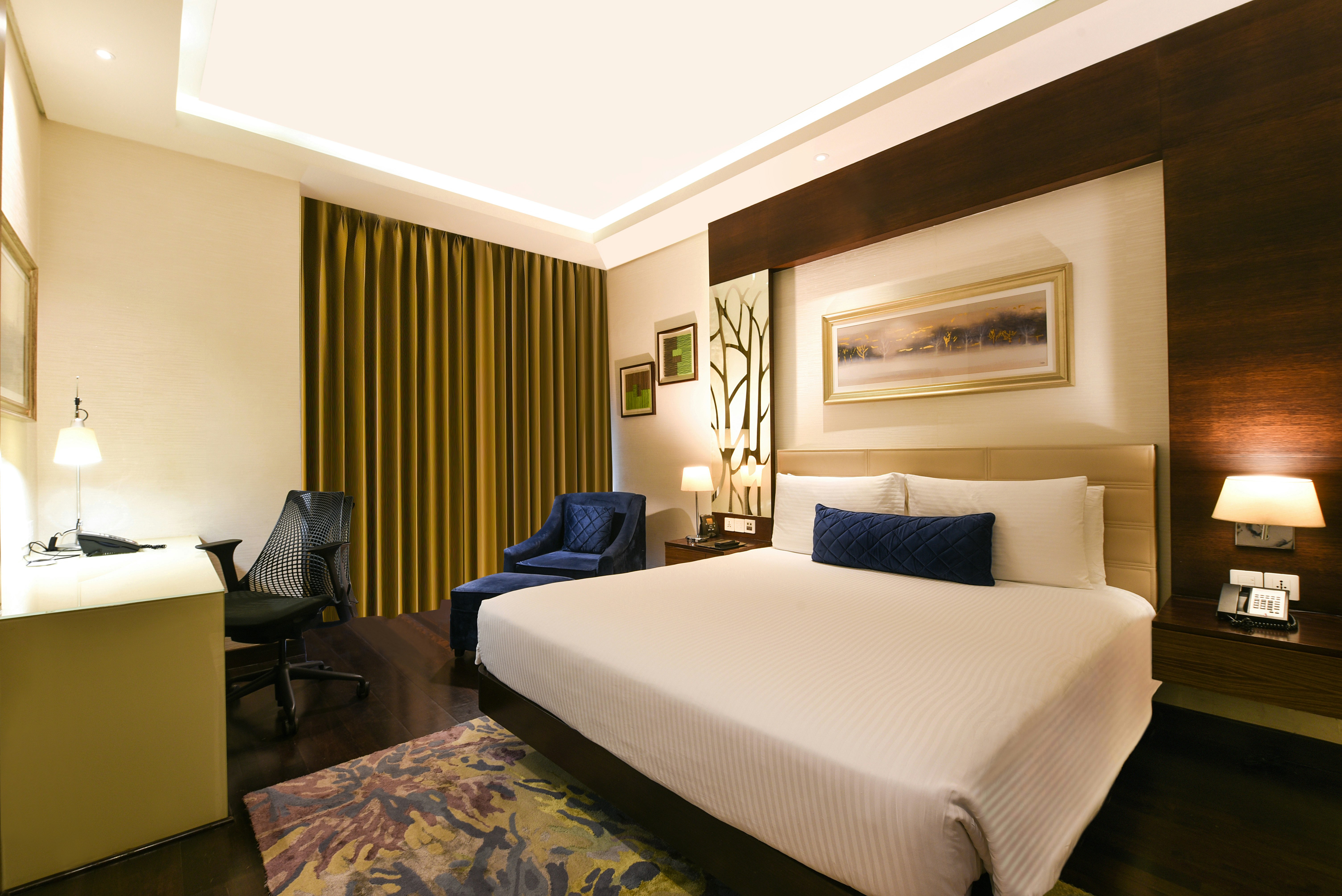 PREMIUM, KING BED