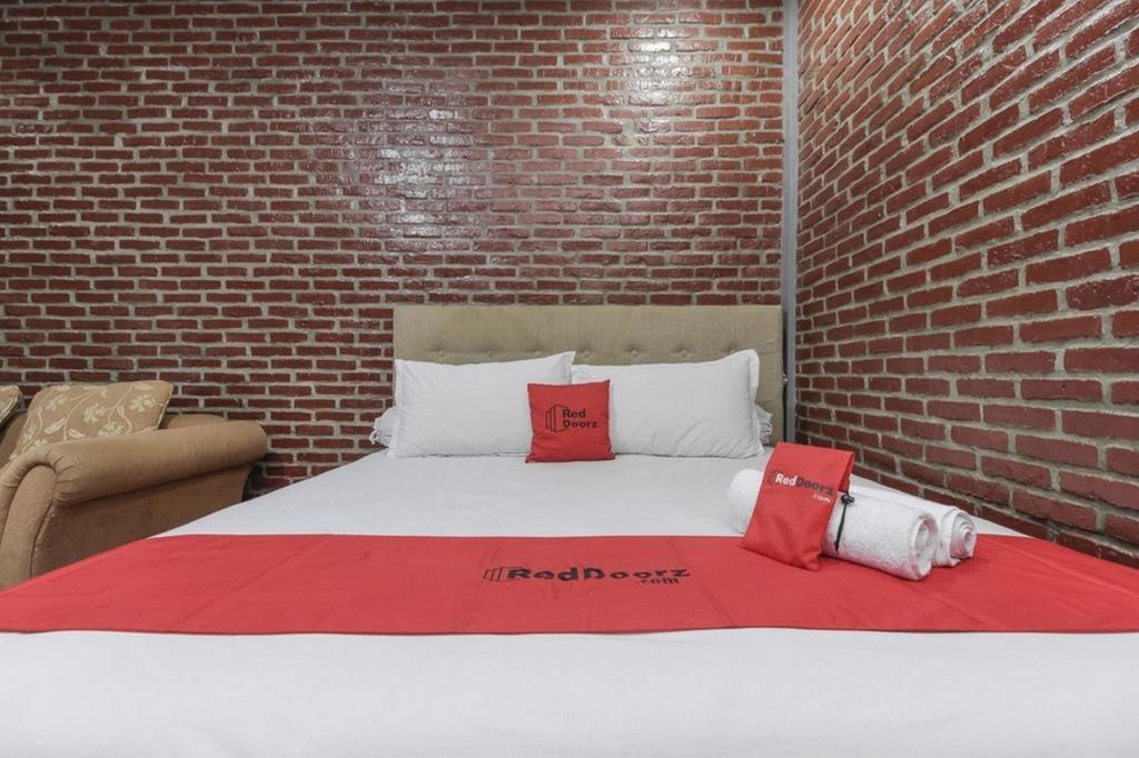 Reddoorz Plus @ Ampera Raya 7/39