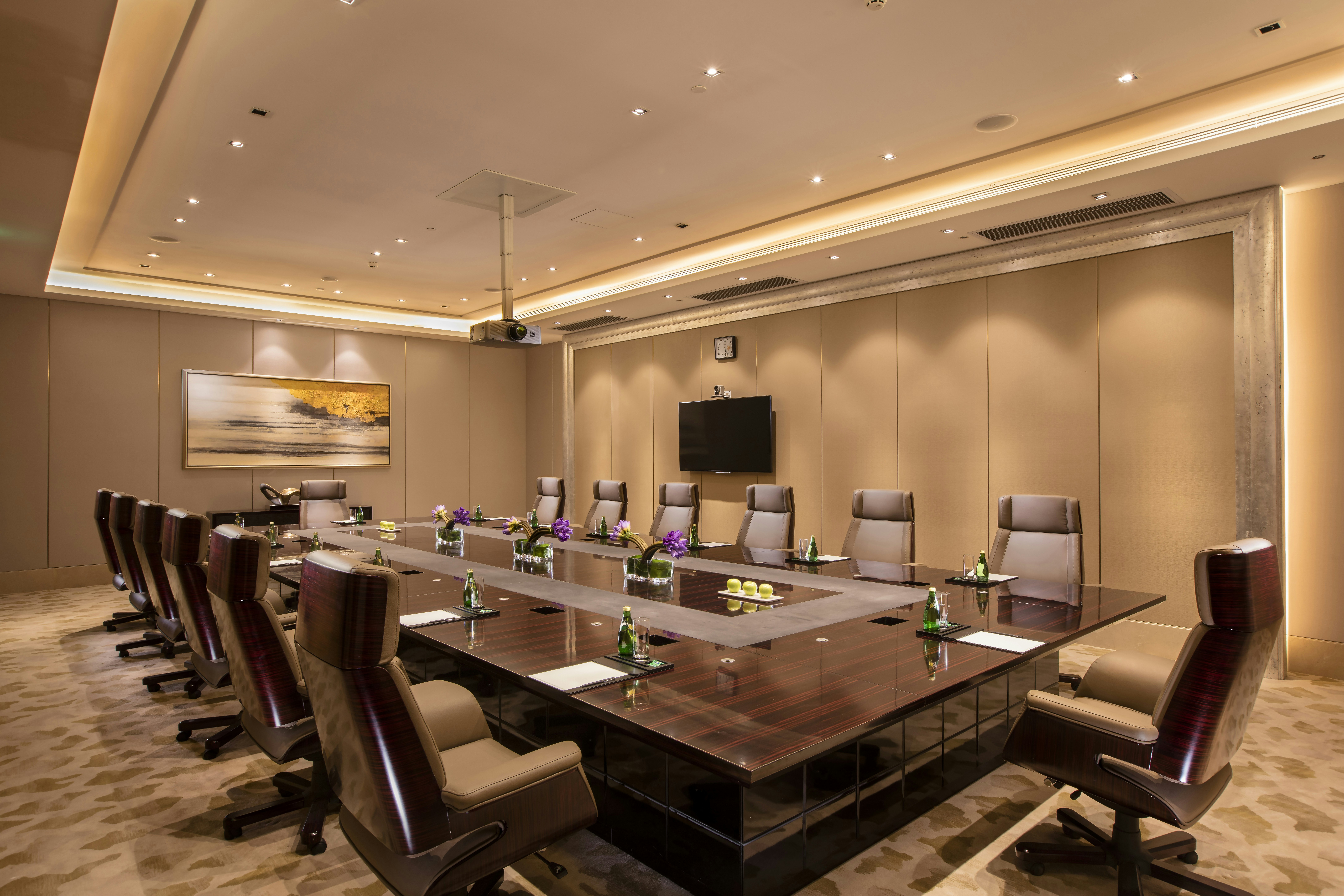 HILTON WUHAN RIVERSIDE 60/79