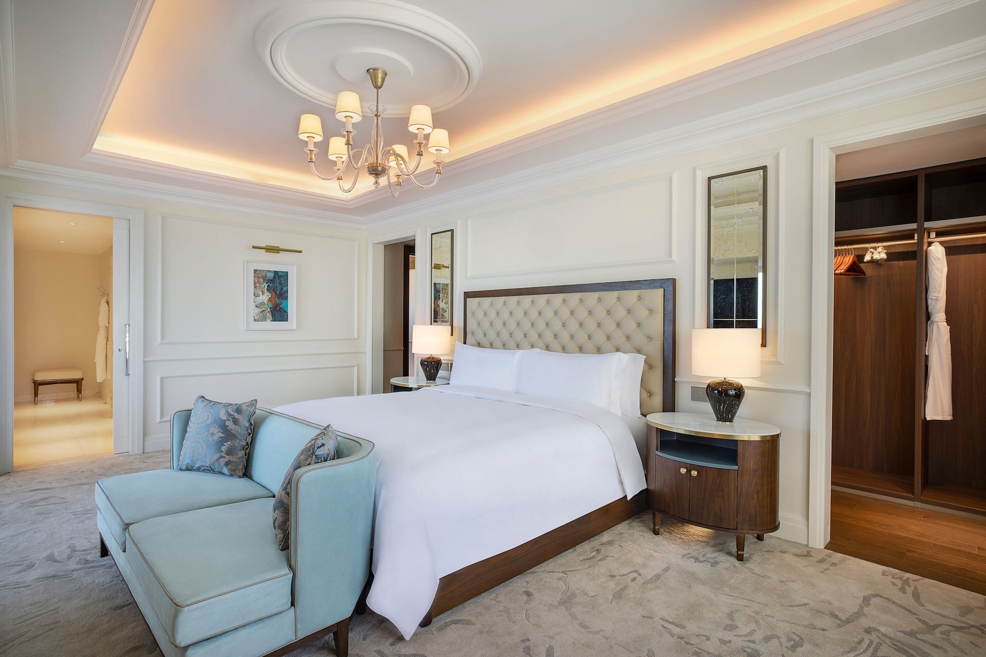 PREMIER, KING BED, CITY VIEW