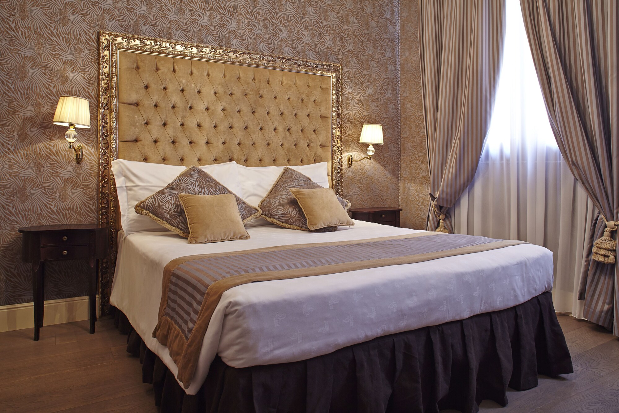 SUPERIOR, DOUBLE OR TWIN BED
