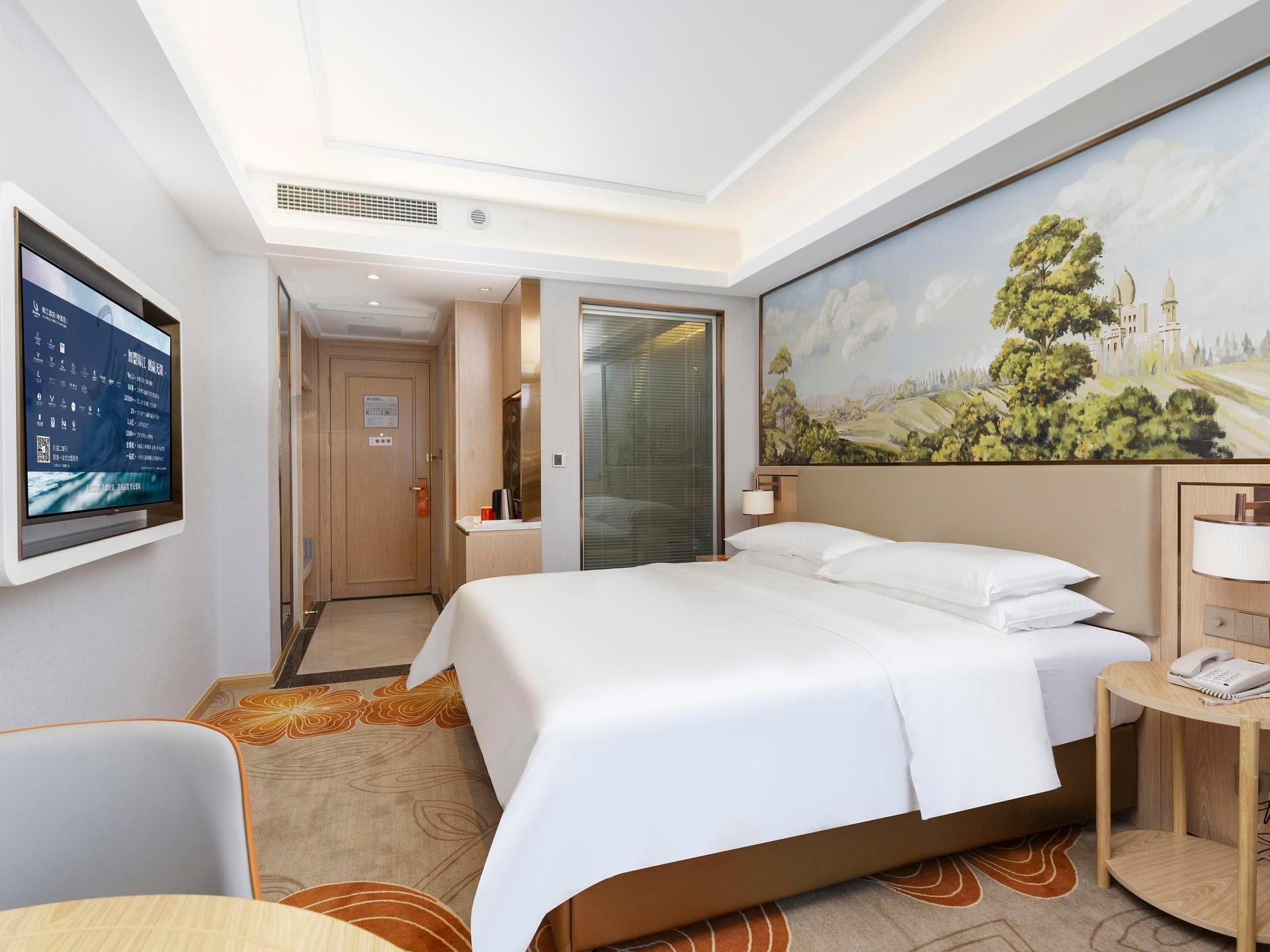 Superior, King Bed