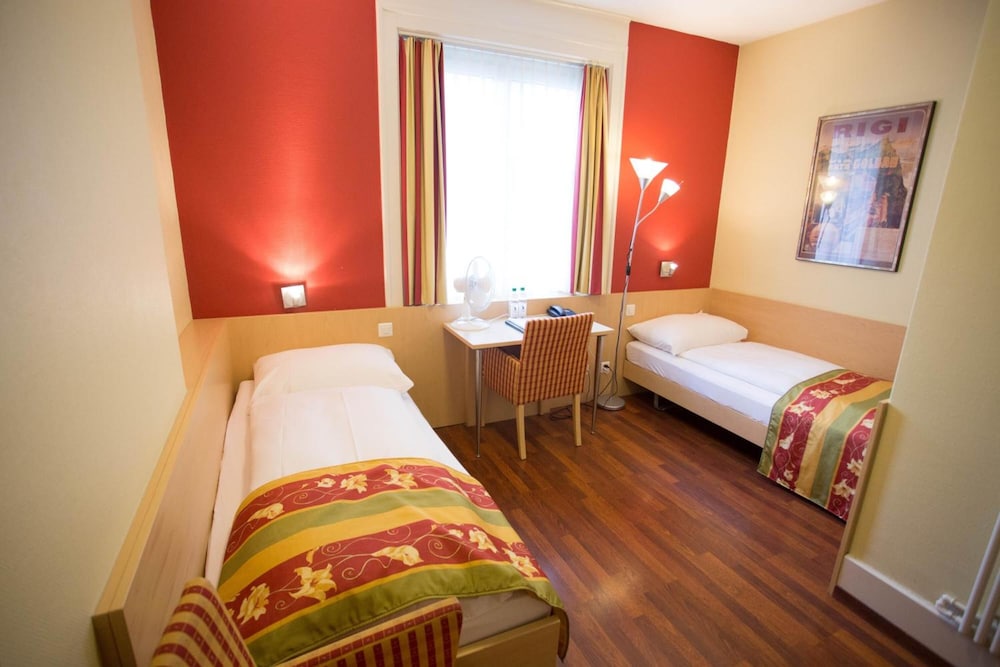 STANDARD, TWIN BEDS