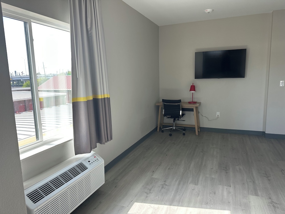 Super 8 by Wyndham Baytown 15/20