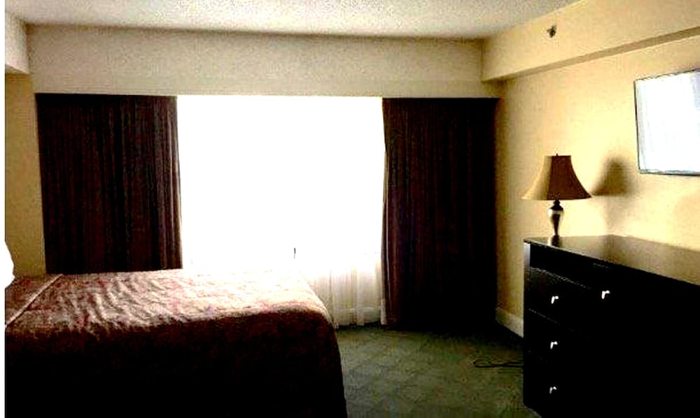 Jockey Resort Suites Center Strip 18/73