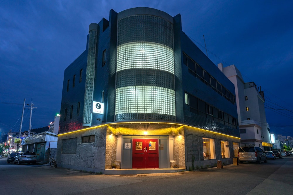 Mireuk Mireuk Beer Hostel 36/42