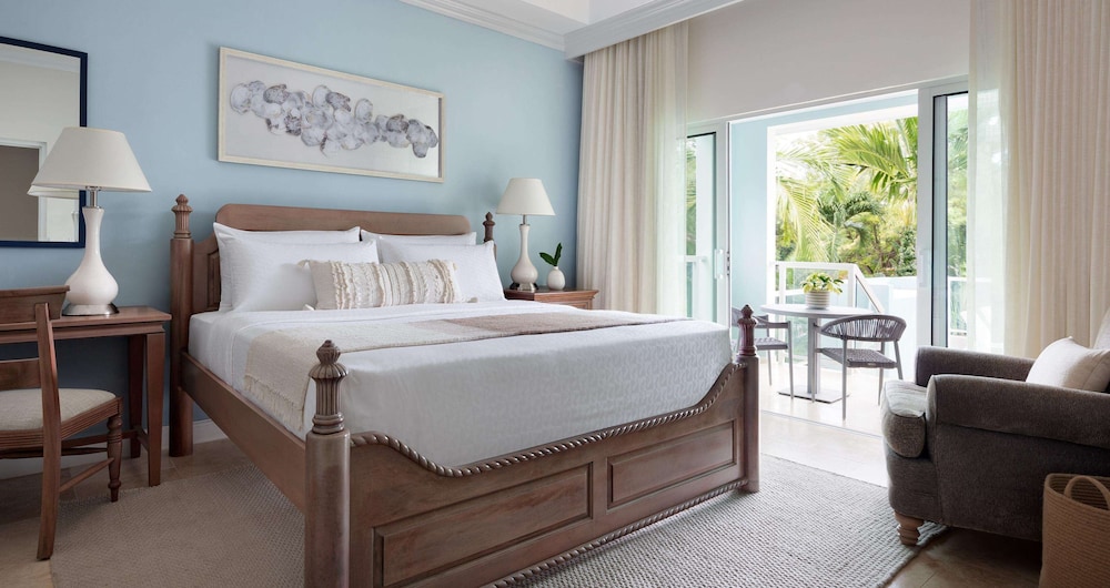 Villa, King Bed, Pool Side, Club Floor