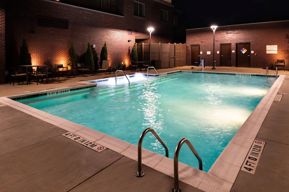 Courtyard Charlotte Northlake in CHARLOTTE - NC