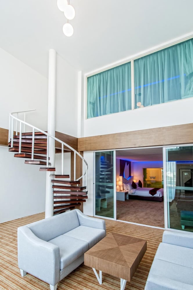 The Paradiso JK Design Hotel 35/67
