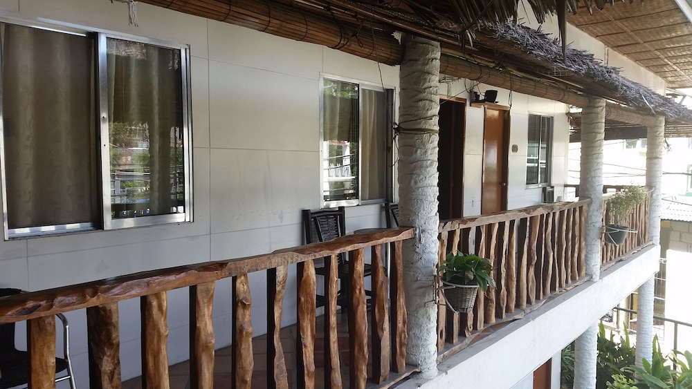 Fat Jimmys Resort Boracay 13/31
