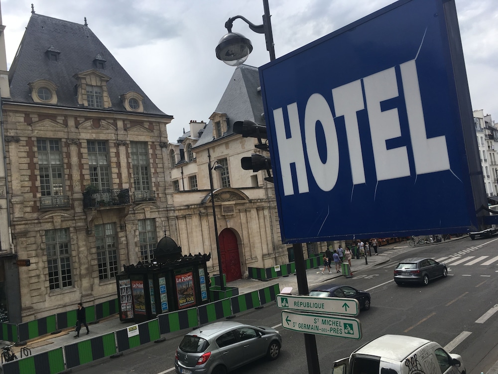 HOTEL DE LA HERSE D'OR 61/67