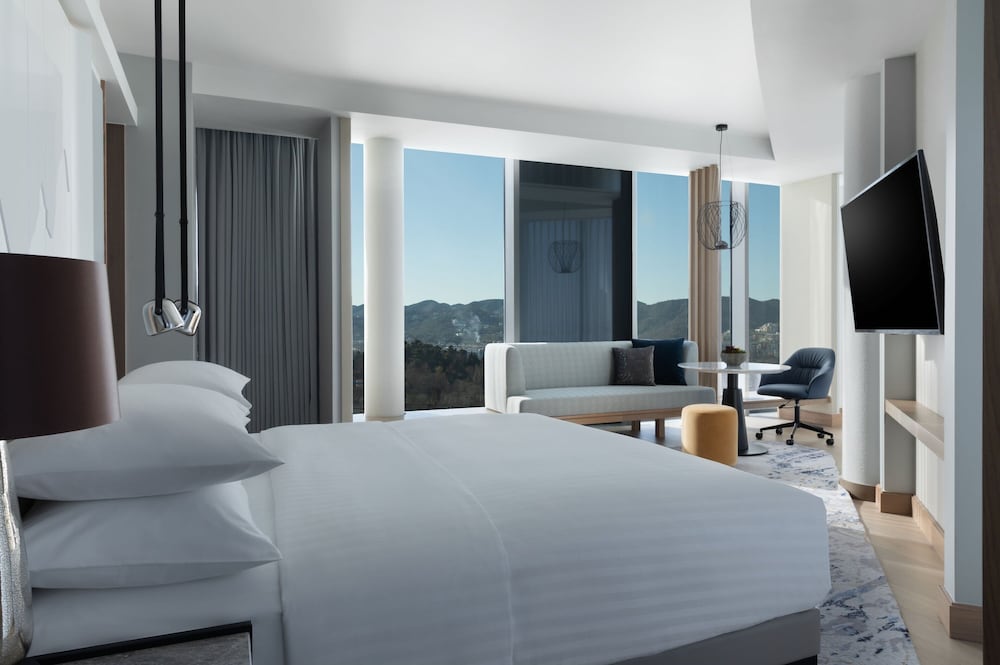 Tirana Marriott 7/50