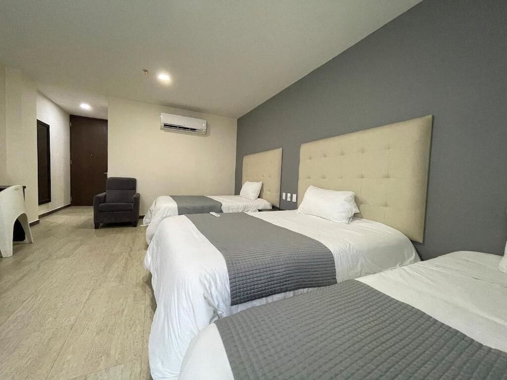 Ramada Cucuta 14/28
