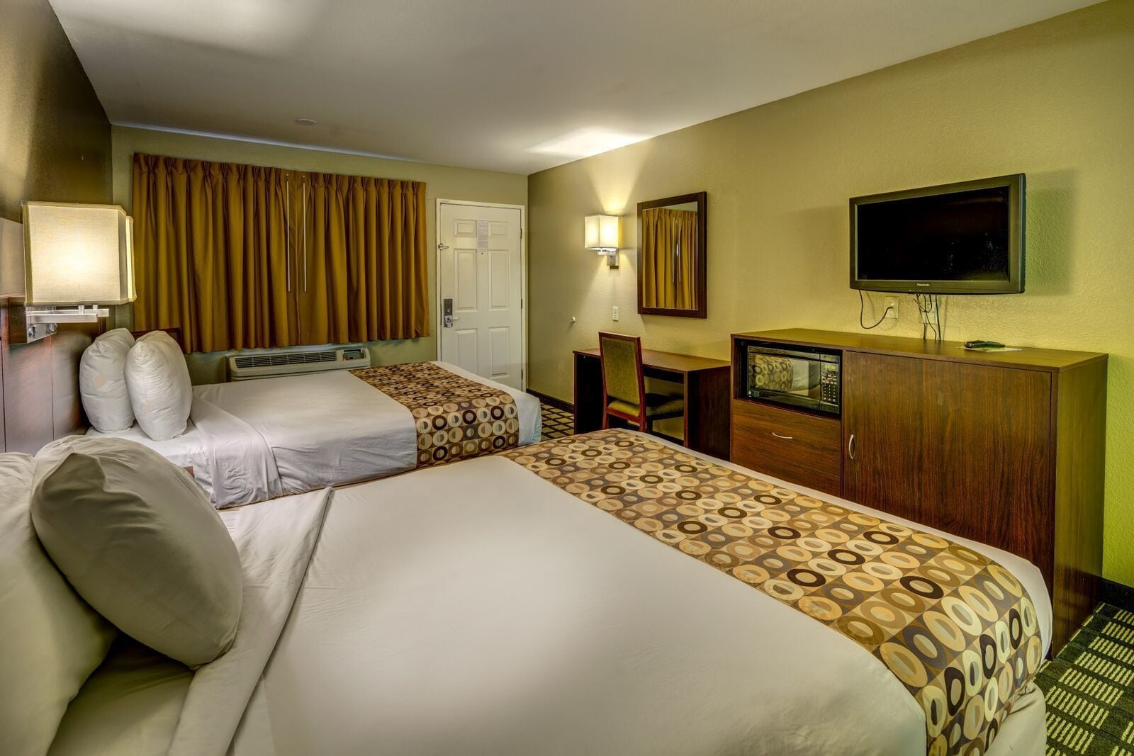 ROOM, QUEEN BED
