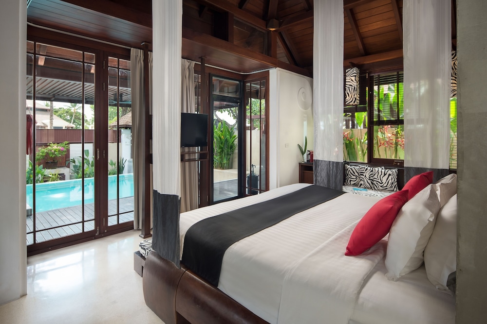 Grand, Pool, Villa, King Bed