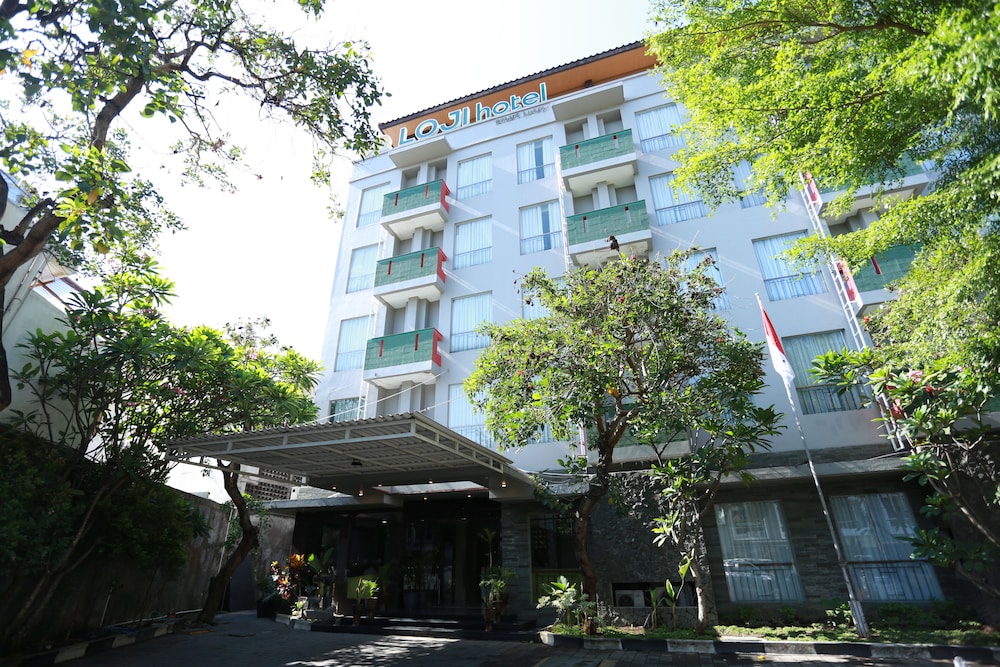 Loji Hotel Solo 9/64