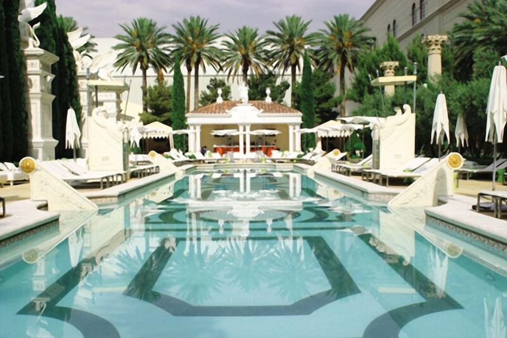 NOBU Las Vegas - A Caesars Rewards Destination 30/70