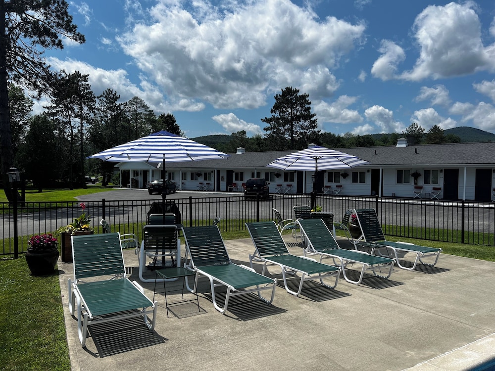 Stowe Motel Snowdrift 47/65
