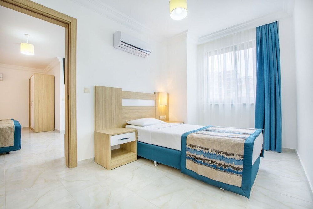Family, 1 Double and 3 Single Beds