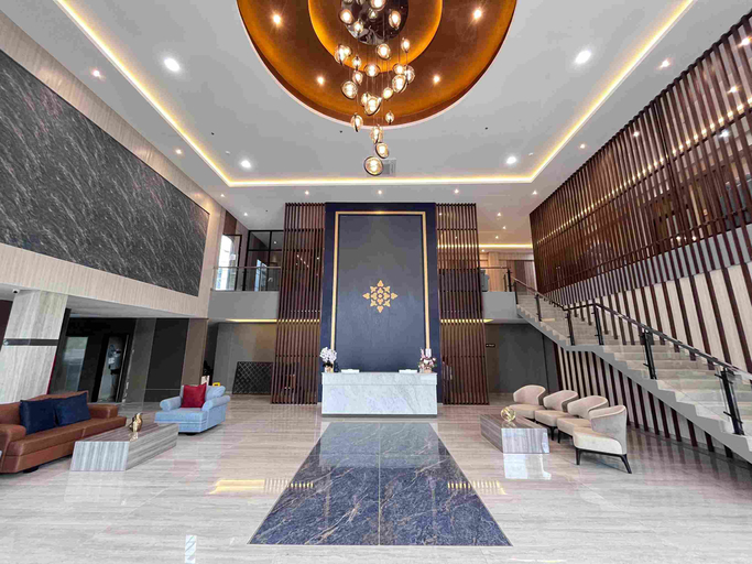 Lynn Hotel Tuban 7/11
