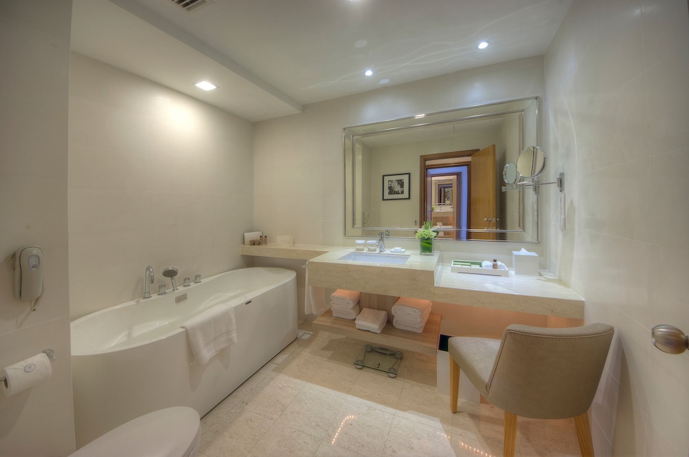 The Chateau Spa & Wellness Resort 12/60