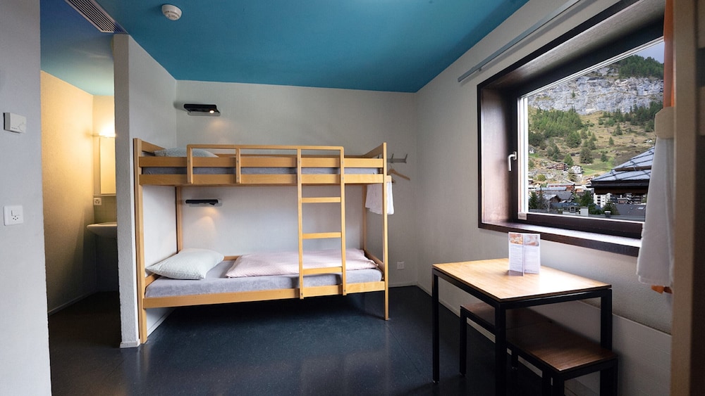 Youth Hostel Zermatt 40/64