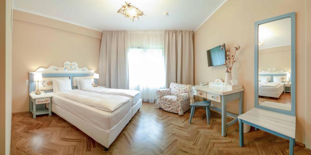 Deluxe, Double Bed