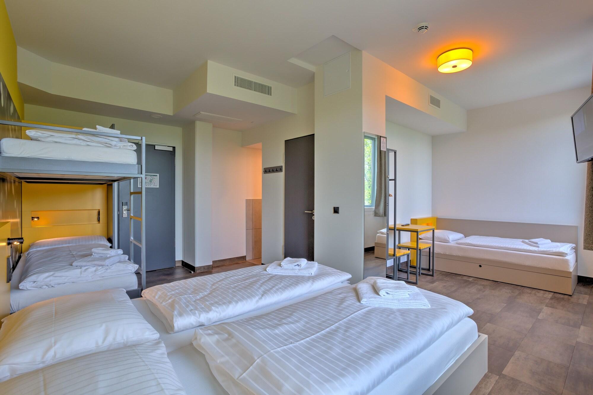 MEININGER Hotel Munich Olympiapark 12/30
