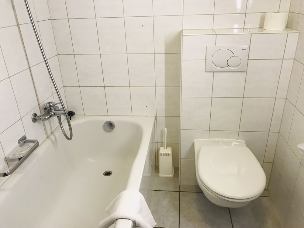 Park Hotel Bellevue Lenk 47/48