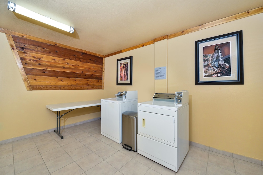 Best Western Windwood Inn & Suites 9/36