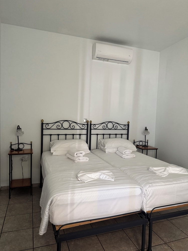 ECONOMY, TWIN BEDS