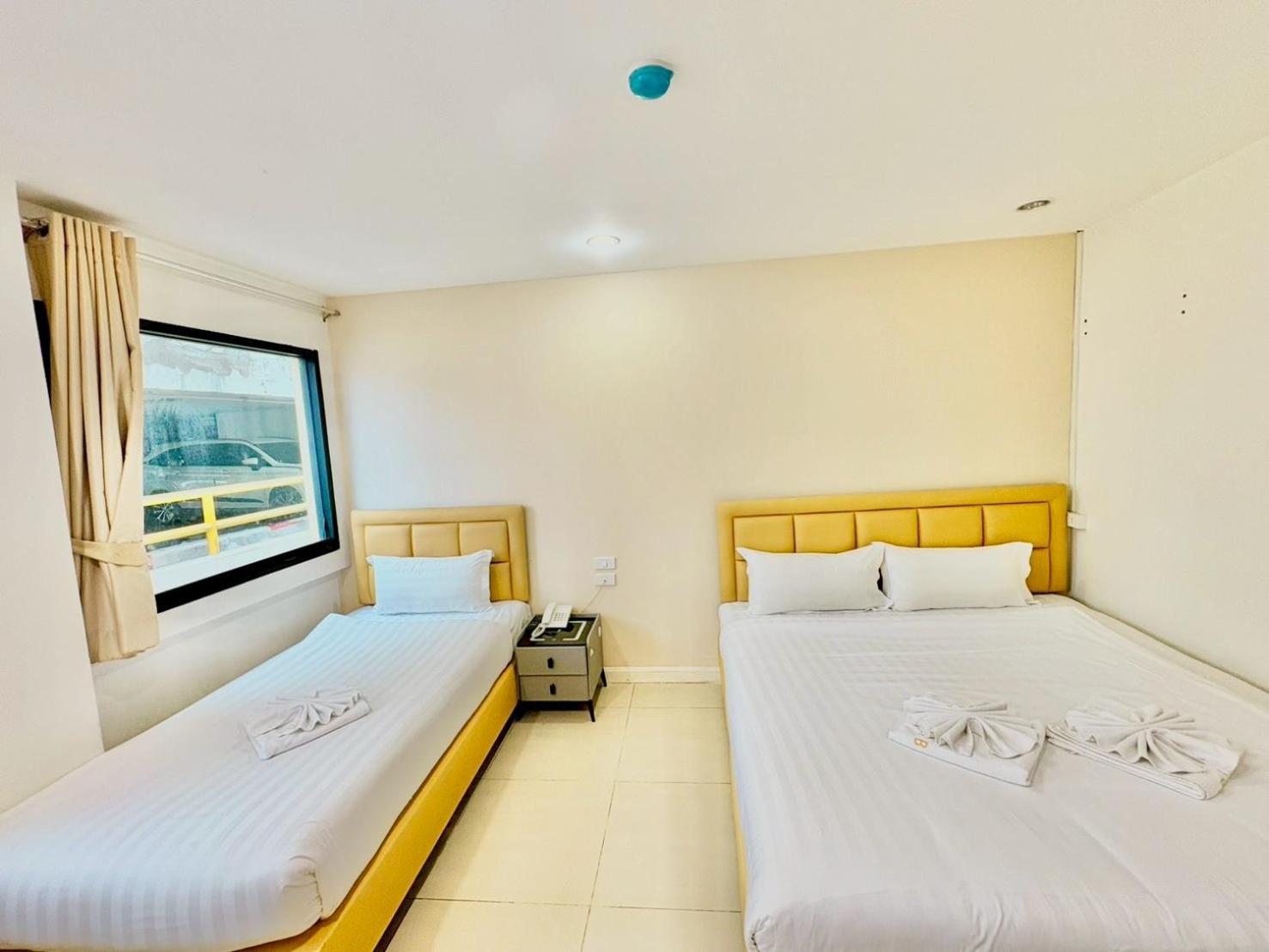 ABCYQ Hotel Bangkok 4/28