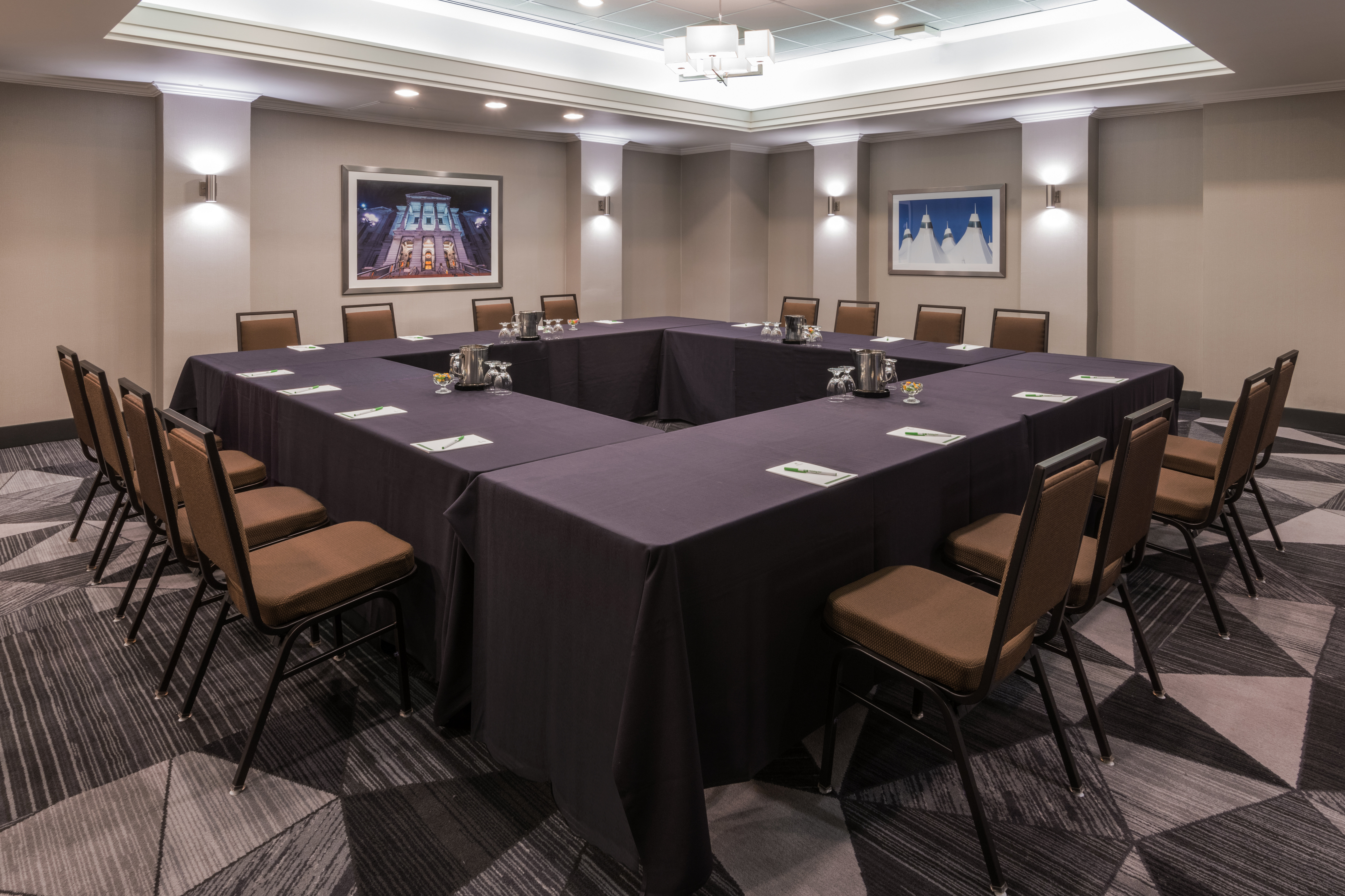 Holiday Inn Denver East Stapleton 63/67