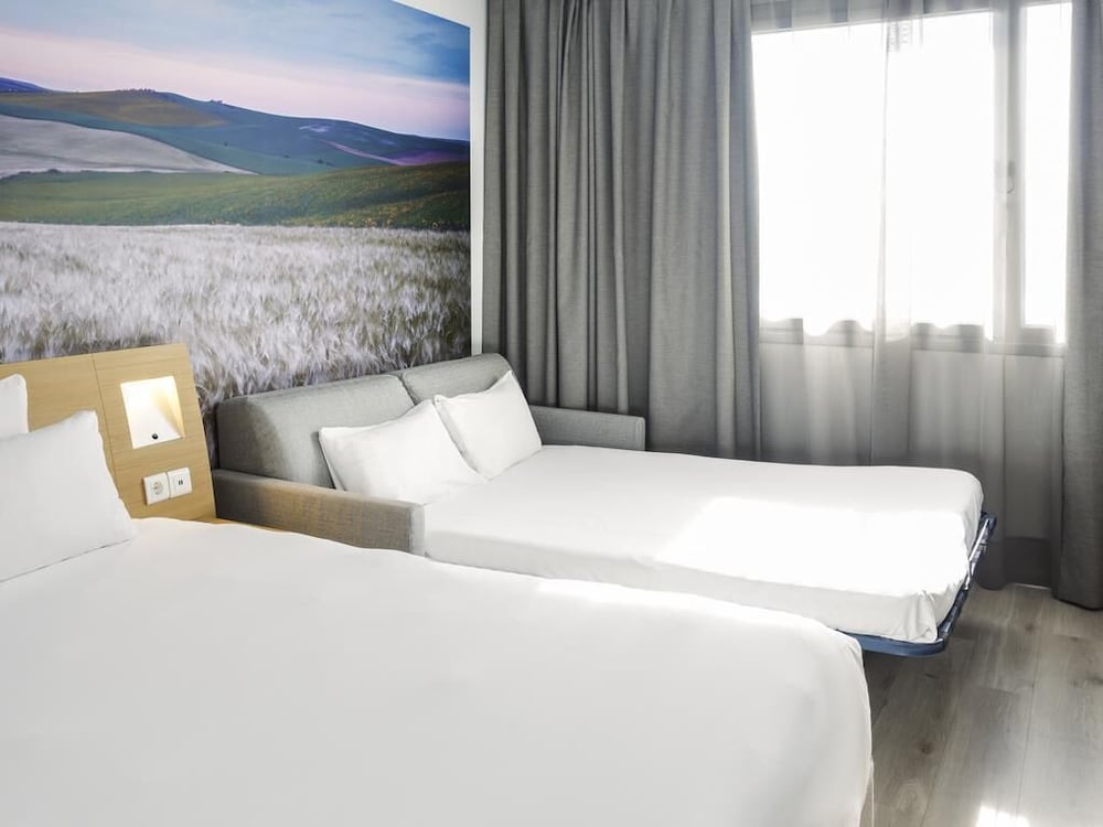 Novotel Sevilla 23/77