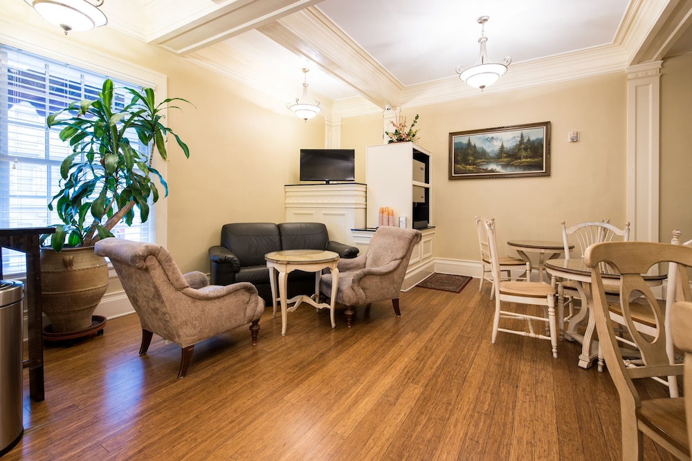 Grant Hotel 32/45